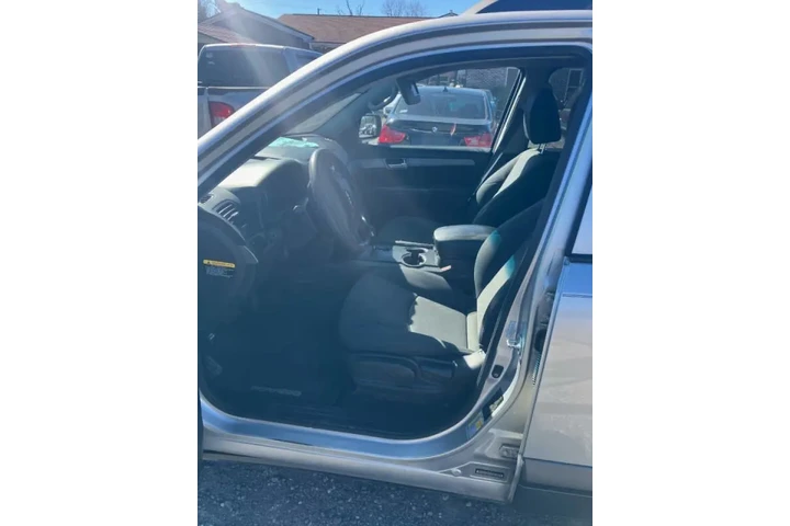 $7995 : 2009 Borrego LX image 2