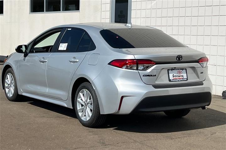 $26262 : Corolla LE image 6