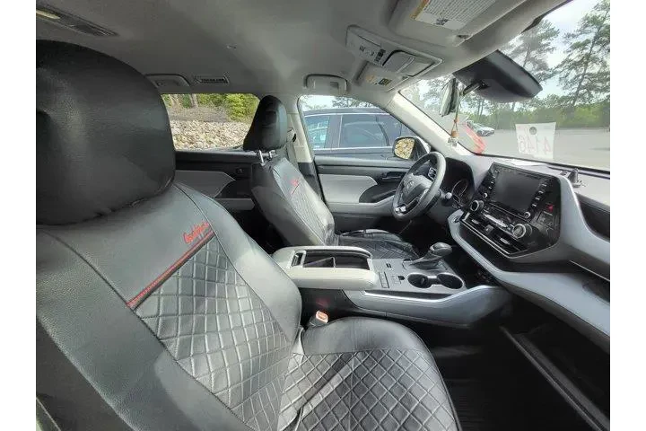 $29450 : Toyota Highlander 2021 L 4dr image 8