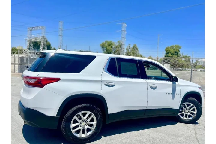 $18995 : 2018 Traverse LS image 7