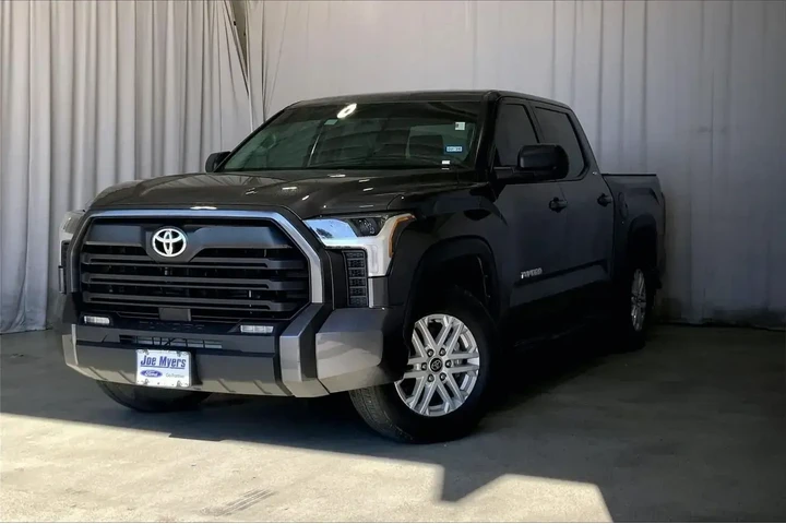 $38211 : Toyota Tundra 2024 4x2 SR5 4 image 2