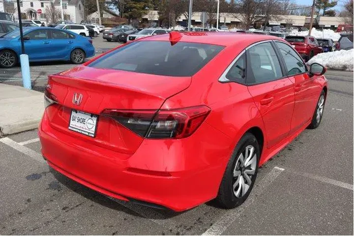 $19594 : Honda Civic 2024 LX 4dr Seda image 5
