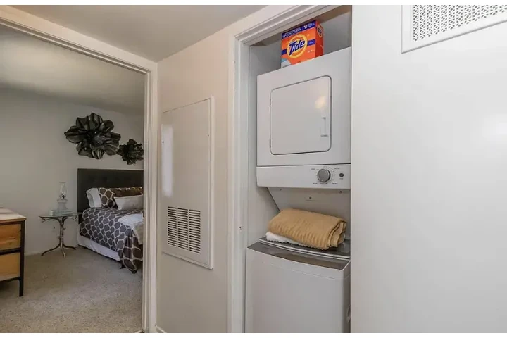 $1785 : Apartments for rent image 5