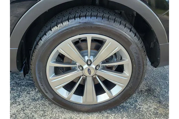 $17990 : Ford Explorer 2018 Limited 4 image 9