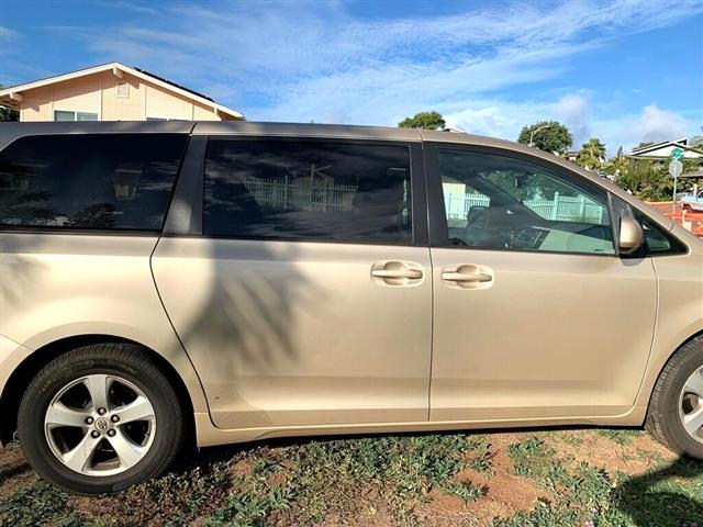 $8995 : 2011 Sienna image 2