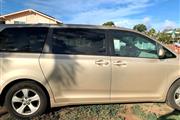 $8995 : 2011 Sienna thumbnail