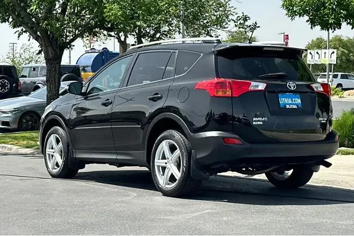 $19995 : Toyota RAV4 2015 AWD Limited image 6