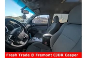 $28999 : Toyota Tacoma 2015 4x4 V6 4d thumbnail