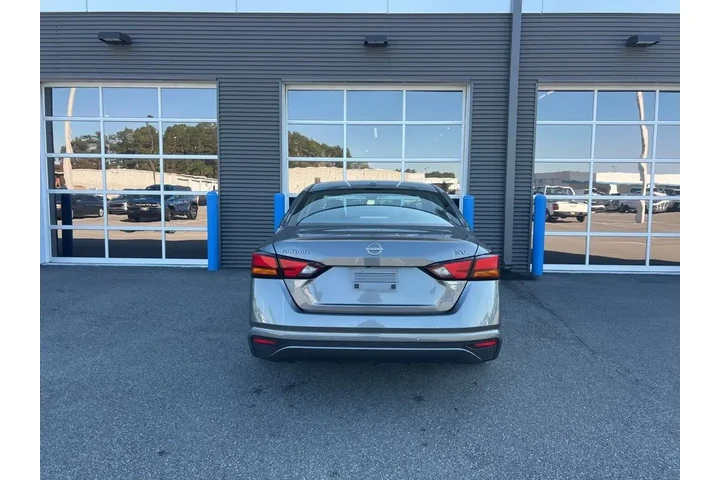 $19999 : Nissan Altima 2024 2.5 SV 4d image 3