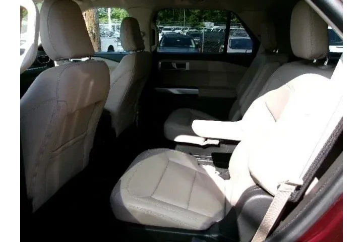 $29996 : Ford Explorer 2022 AWD XLT 4 image 7