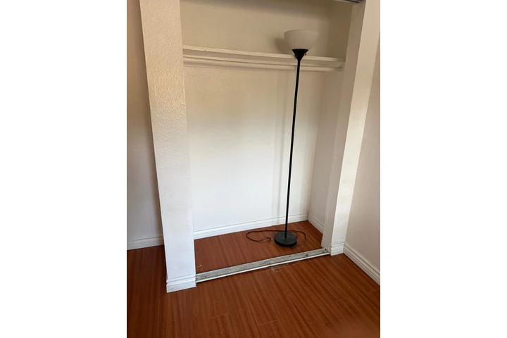 $728 : Buena área image 1