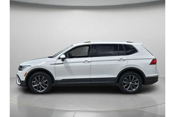 $17671 : Volkswagen Tiguan 2022 SE 4d image 3