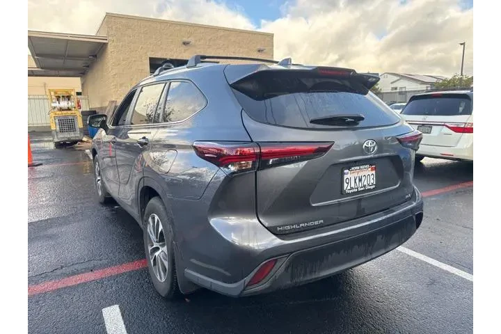 $37500 : Toyota Highlander 2024 XLE 4 image 2