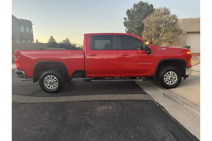 2024 Silverado 2500HD LT image 9