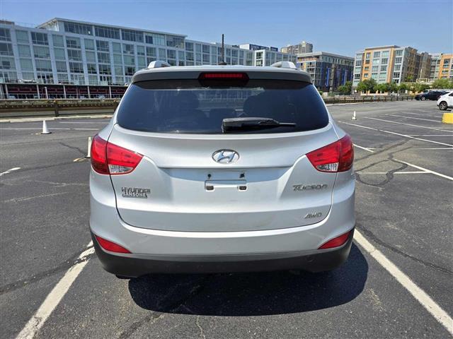 $8500 : 2011 HYUNDAI TUCSON image 9