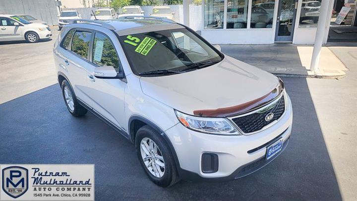 2015 Sorento LX image 1