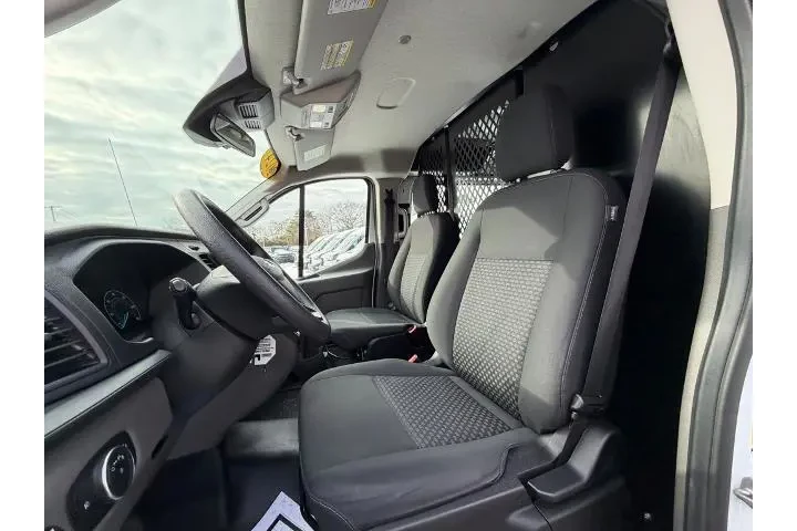 $33700 : Ford Transit 2024 250 3dr SW image 10