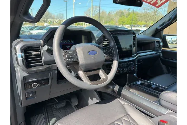 $39905 : Ford F-150 2024 4x4 STX 4dr image 10