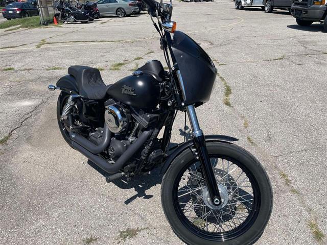 $7500 : 2014 Harley-Davidson Dyna Str image 3