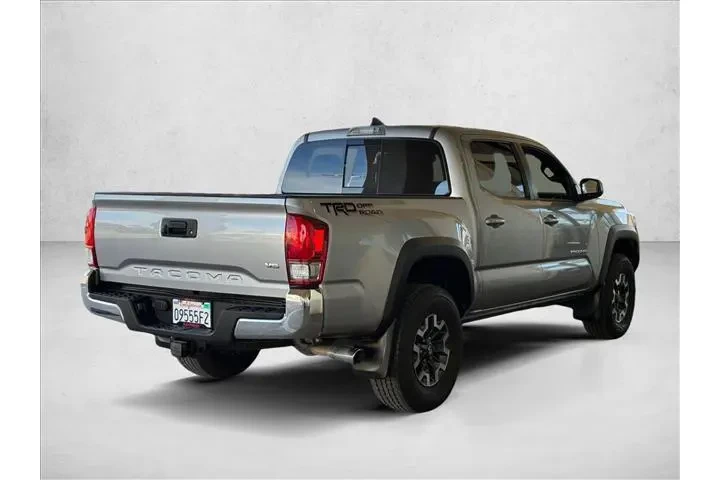 $30500 : Toyota Tacoma 2017 4x2 TRD O image 5