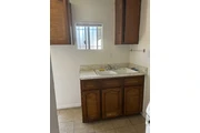 Small Rear one bedroom yard en Los Angeles