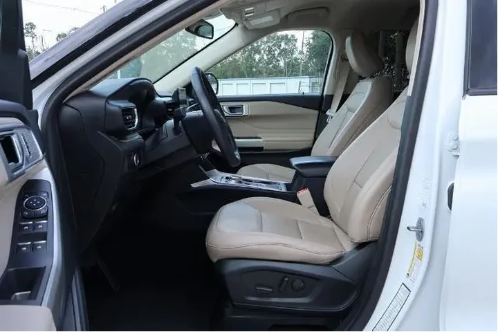 $27399 : Ford Explorer 2024 Limited 4 image 7