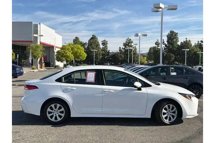 $23987 : Toyota Corolla 2025 LE 4dr S image 3