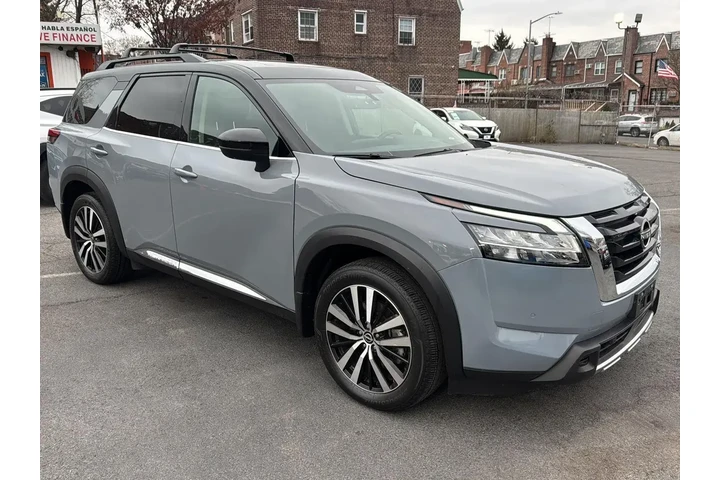 $33490 : Nissan Pathfinder 2023 AWD P image 1