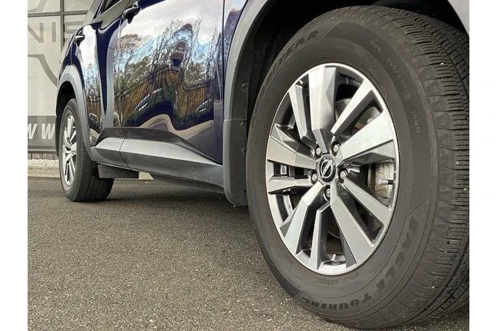 Nissan Pathfinder 2022 AWD S image 9