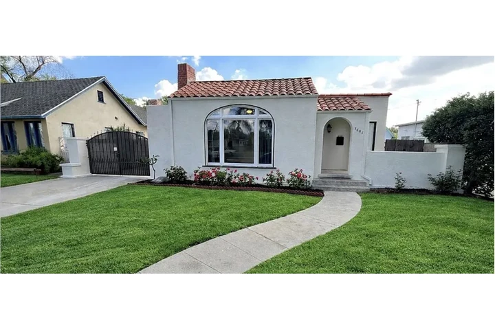 $1000 : newer cabinetry, quartz-style image 1