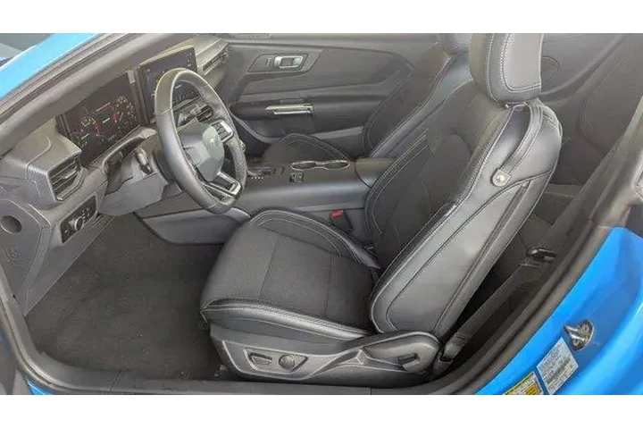 $30973 : Ford Mustang 2025 EcoBoost 2 image 5