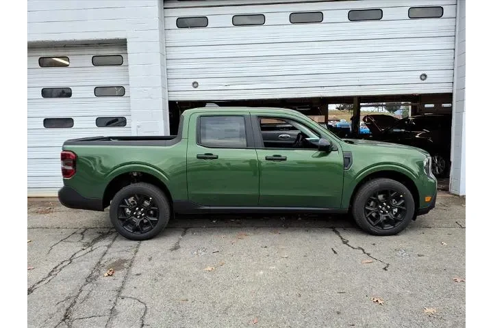 $34969 : Ford Maverick 2025 AWD XLT 4 image 2