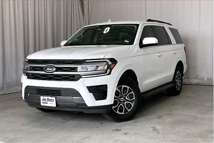 $39071 : Ford Expedition 2023 4x2 XLT image 2