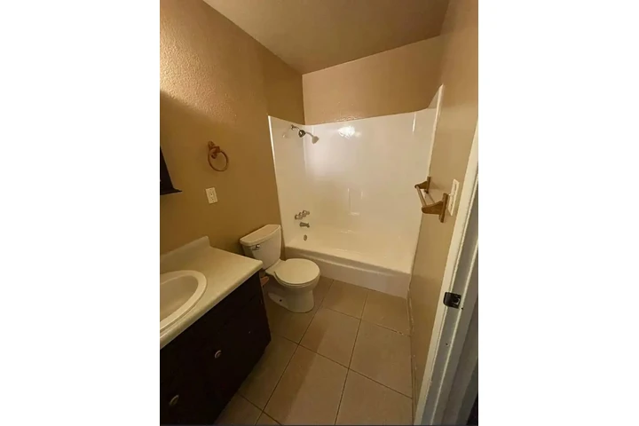 $999 : Charming 1-Bedroom Apartment i image 5