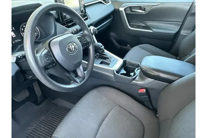 $25410 : Toyota RAV4 2021 XLE 4dr SUV image 9
