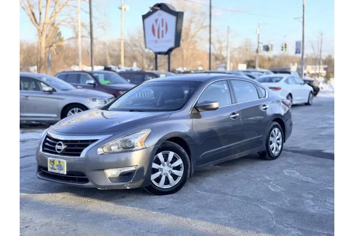 $8500 : 2015 Altima 2.5 image 1