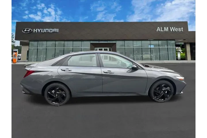 $23023 : Hyundai ELANTRA 2026 SEL Spo image 4