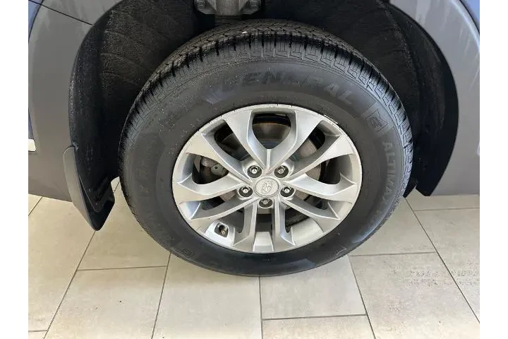 $14936 : Hyundai SANTA FE 2019 SEL 2. image 8