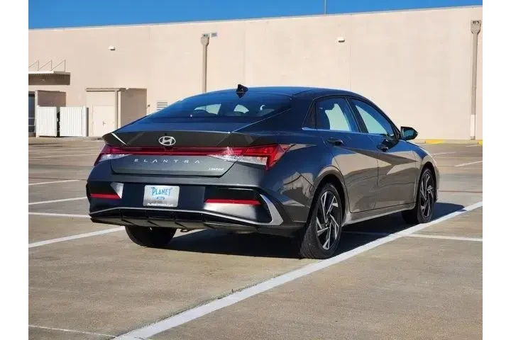 $22969 : Hyundai ELANTRA 2025 Limited image 5