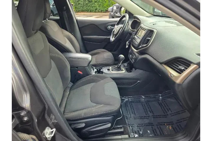 $9990 : Jeep Cherokee 2016 4x4 Latit image 5