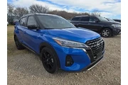 $15089 : Nissan Kicks 2023 SR 4dr Cro thumbnail
