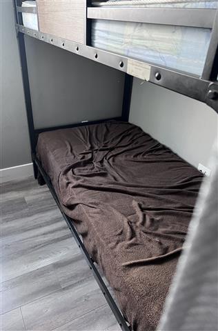 $200 : Se renta cama en cuarto image 2