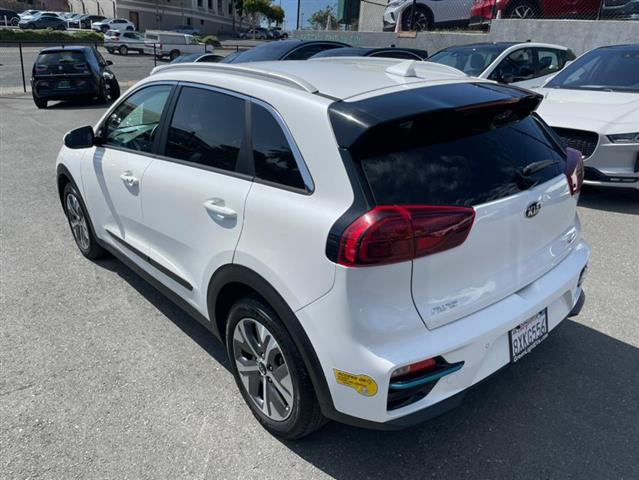 $23500 : Used 2021 Niro EV EX Premium image 8