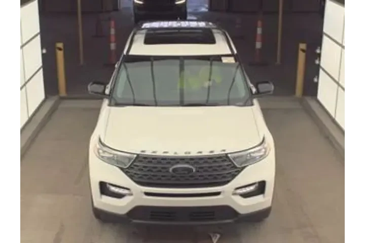 $34455 : Ford Explorer 2023 AWD XLT 4 image 4