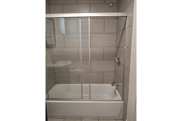 $900 : SE RENTA CUARTO image 3