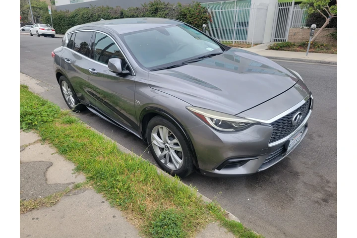 $11500 : 2017 INFINITY QX30 SPORT image 3