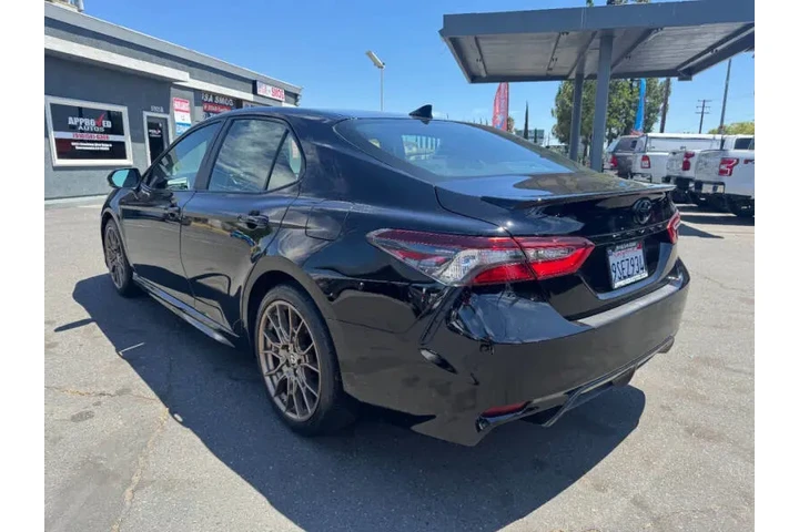 $25998 : 2023 Camry SE Nightshade image 7