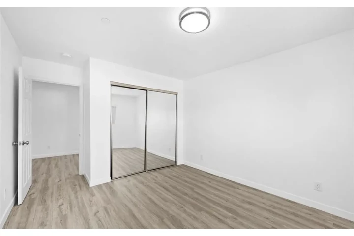 $1550 : 1 Bedroom Apt in Gardena image 6