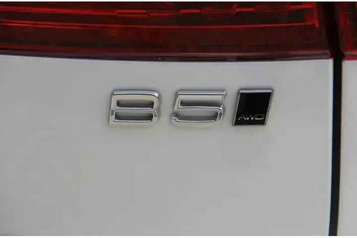 $32490 : Volvo XC60 2023 AWD B5 Plus image 9