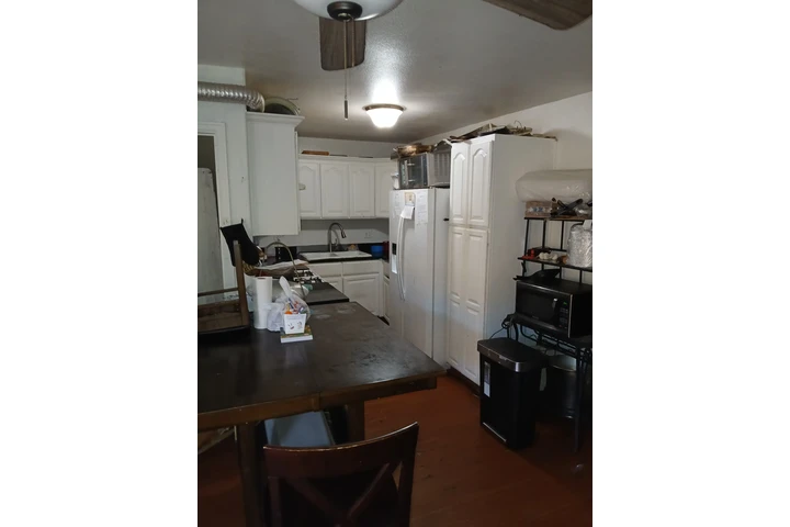 $1100 : Cuarto amplio en renta $ 1100 image 2